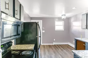 22 Wyman St, Waterbury, CT 06710 - Photo 2