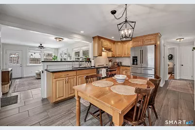 17 Whiteside Street, Newington, CT 06111 - Photo 4