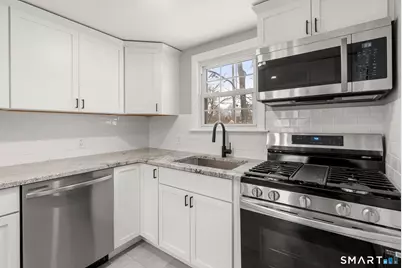 8 Hendee Road, Manchester, CT 06040 - Photo 10