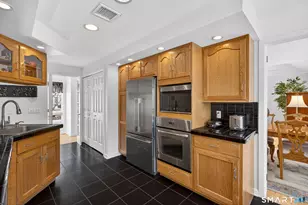 14 Centre Village Dr, Madison, CT 06443 - Photo 12