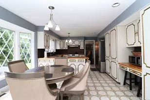 611 Bunker Hill Ave, Waterbury, CT 06708 - Photo 6