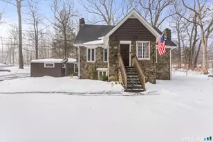 8 Perry Ln, Oxford, CT 06478 - Photo 2