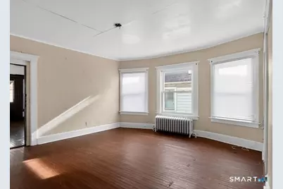 695 697 Laurel Avenue, Bridgeport, CT 06604 - Photo 10