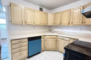 25 Cartright St, Bridgeport, CT 06604 - Photo 1