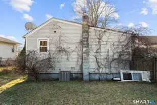 7 Ipswich St, West Haven, CT 06516 - Photo 6