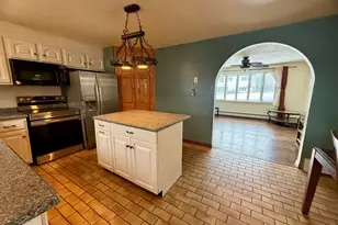 225 Stonecrest Dr, Bristol, CT 06010 - Photo 4