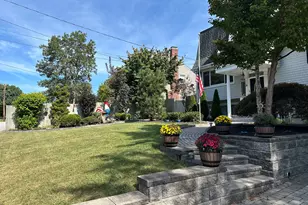 8 Hickory Dr, Montville, CT 06370 - Photo 2