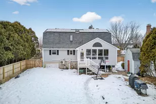 8 Hickory Dr, Montville, CT 06370 - Photo 6