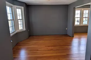 37 Elm St, East Haven, CT 06512 - Photo 4