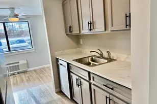 126 Triangle St, Danbury, CT 06810 - Photo 6