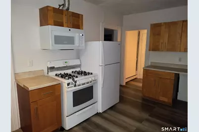 318 Center Street, Bridgeport, CT 06604 - Photo 6