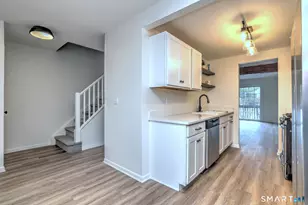 42 Ferry Ct, Stratford, CT 06615 - Photo 6