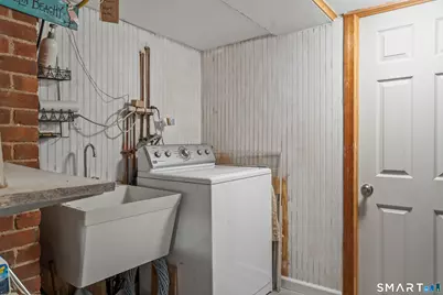 94 Neptune Avenue, New London, CT 06320 - Photo 34