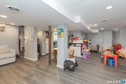 578 Beechmont Avenue, Bridgeport, CT 06606 - Photo 36