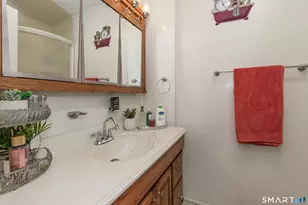 578 Beechmont Ave, Bridgeport, CT 06606 - Photo 36