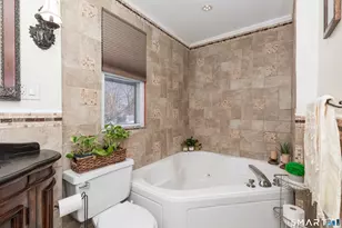 578 Beechmont Ave, Bridgeport, CT 06606 - Photo 38