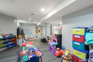 578 Beechmont Ave, Bridgeport, CT 06606 - Photo 32