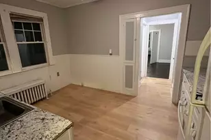 1905 Broad St, Hartford, CT 06114 - Photo 4