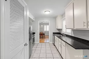 13 Byrne Ct, Farmington, CT 06032 - Photo 6