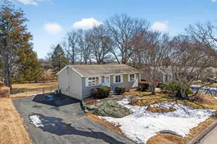 33 Cindy Ln, Groton, CT 06355 - Photo 1