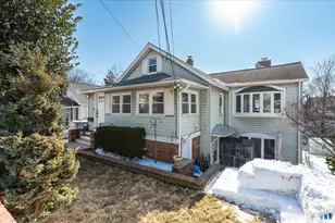 67 View St W, Greenwich, CT 06830 - Photo 1