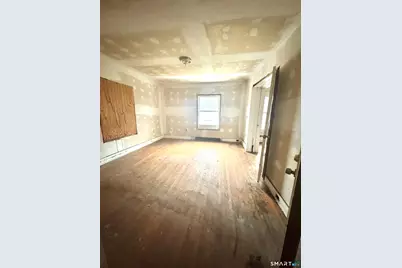 35 Frederick Street, Waterbury, CT 06710 - Photo 4