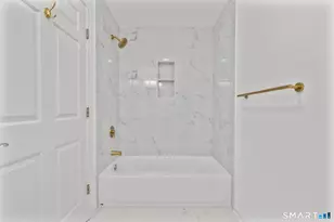 468 Main St, East Lyme, CT 06357 - Photo 26