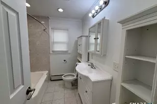 474 Indian Ave, Bridgeport, CT 06606 - Photo 10