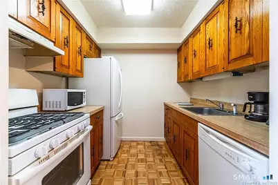 5 Stonegate Circle #F, Branford, CT 06405 - Photo 12