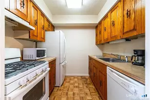 5 Stonegate Cir, Branford, CT 06405 - Photo 12