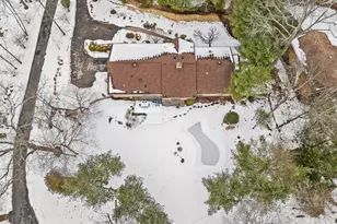 37 Quarry Rd, Stamford, CT 06903 - Photo 2