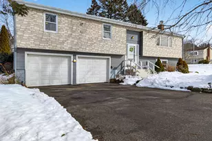 8 Lapstrake Ct, Groton, CT 06355 - Photo 1