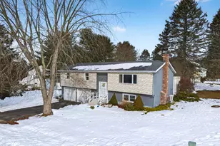 8 Lapstrake Ct, Groton, CT 06355 - Photo 2