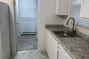 1 Farnsworth St, New London, CT 06320 - Photo 4