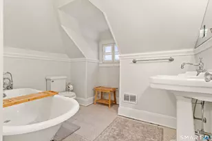 242 Ocean Dr W, Stamford, CT 06902 - Photo 32