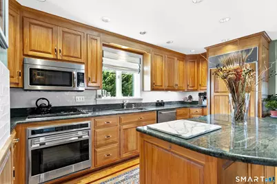 164 Farist Road, Fairfield, CT 06825 - Photo 14