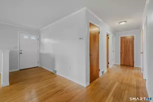 448 Mohegan Ave Pkwy, Waterford, CT 06375 - Photo 18