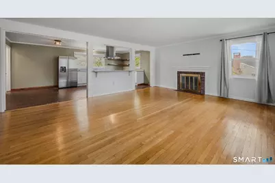 448 Mohegan Avenue Parkway, Waterford, CT 06375 - Photo 8