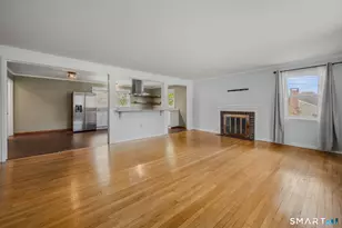 448 Mohegan Ave Pkwy, Waterford, CT 06375 - Photo 8