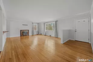 448 Mohegan Ave Pkwy, Waterford, CT 06375 - Photo 6