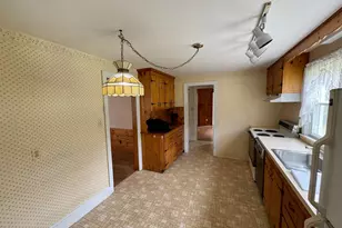 10 Montgomery Pkwy, Branford, CT 06405 - Photo 14