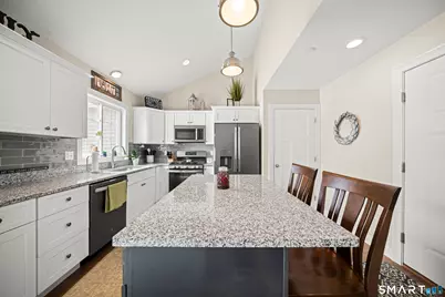 109 Old Village Circle, Windsor, CT 06095 - Photo 6