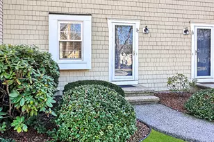 37 Hubbard Run Dr, Glastonbury, CT 06033 - Photo 2