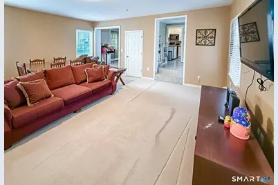 84 Grennan Road, West Hartford, CT 06107 - Photo 12