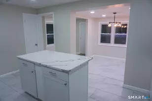 28 Bolton St, Hartford, CT 06114 - Photo 8