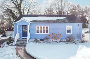 135 London Dr, Hamden, CT 06517 - Photo 2