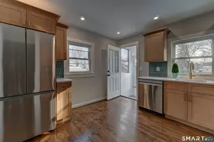 135 London Dr, Hamden, CT 06517 - Photo 12