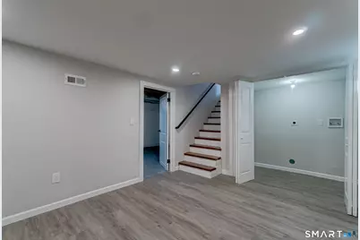 135 London Drive, Hamden, CT 06517 - Photo 36