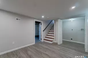 135 London Dr, Hamden, CT 06517 - Photo 36