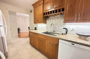 95 Woodsedge Dr, Newington, CT 06111 - Photo 6